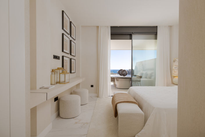 Image No.3-3 Bed Property for sale