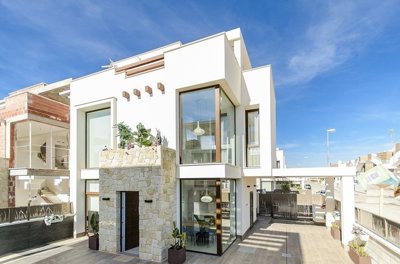 1 - Vera, Maison