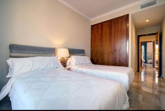 Image No.7-3 Bed House for sale