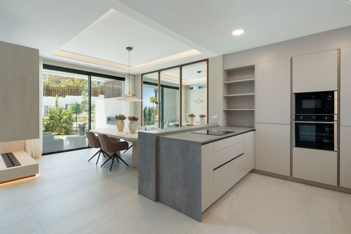 Image No.3-4 Bed Townhouse for sale