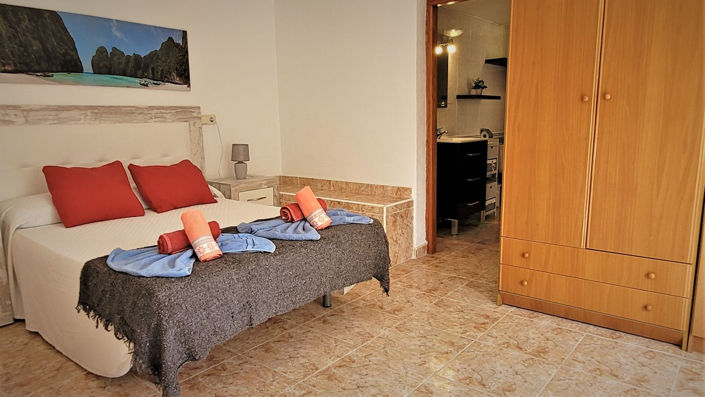 Image No.21-8 Bed House for sale