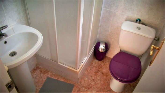 Image No.42-8 Bed House for sale