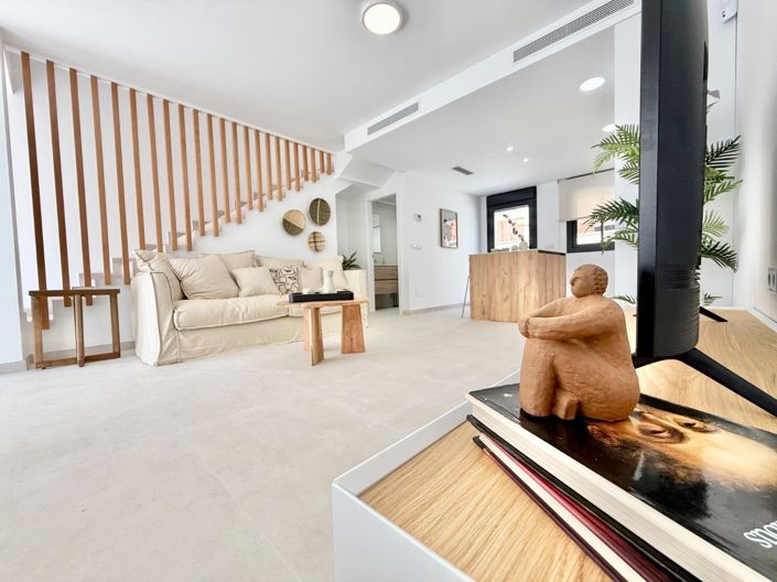 Image No.8-2 Bed Townhouse for sale