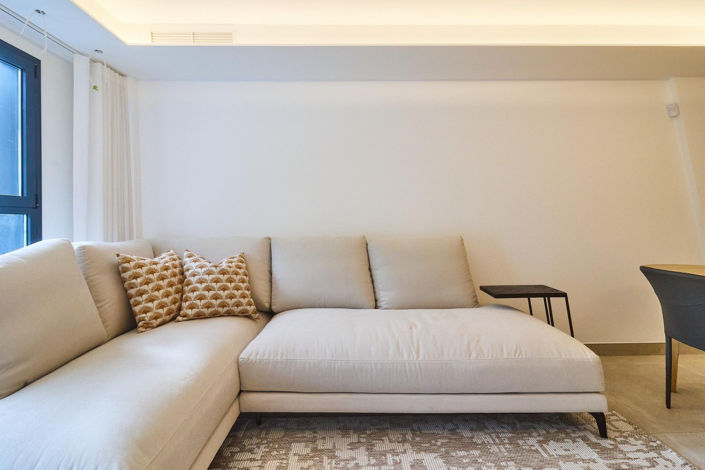 Image No.12-3 Bed Property for sale