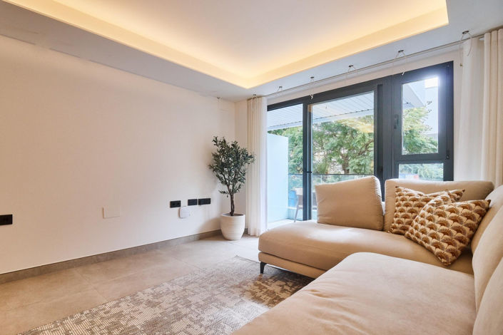 Image No.17-2 Bed Property for sale