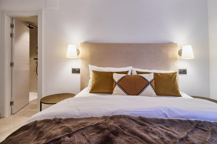 Image No.40-2 Bed Property for sale