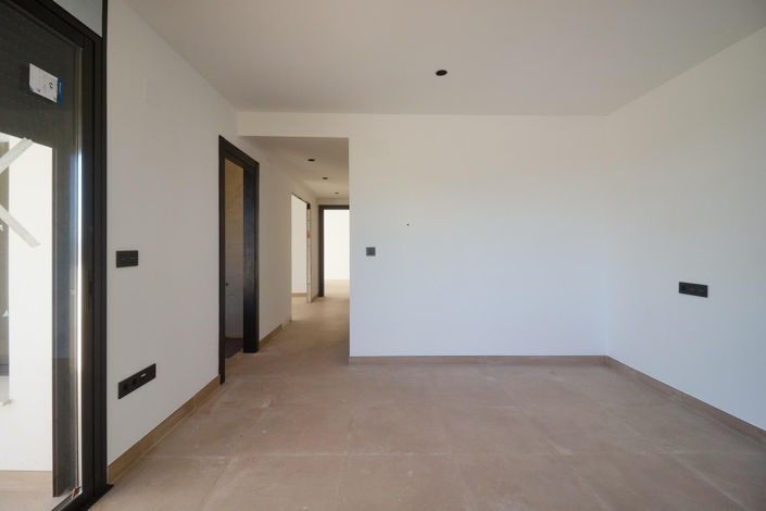 Image No.24-4 Bed Villa for sale