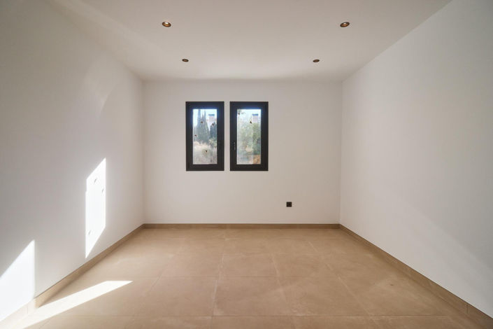 Image No.26-4 Bed Villa for sale