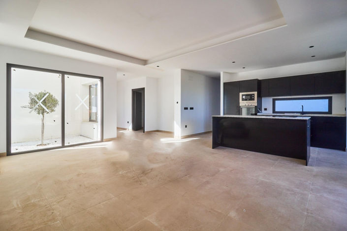 Image No.38-4 Bed Villa for sale