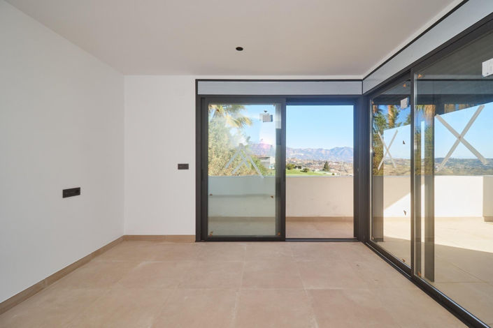 Image No.40-4 Bed Villa for sale