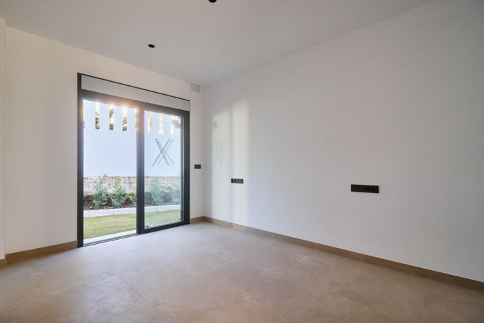 Image No.47-4 Bed Villa for sale