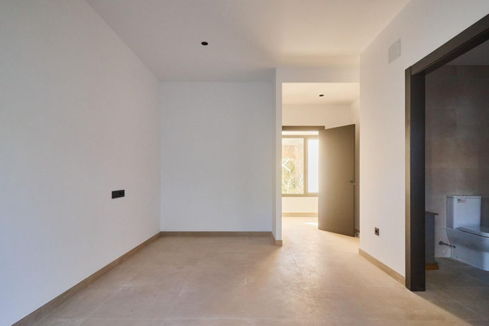 Image No.48-4 Bed Villa for sale