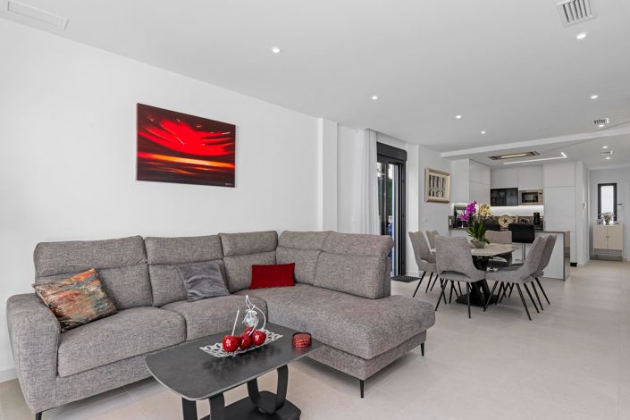 Image No.12-4 Bed Villa for sale