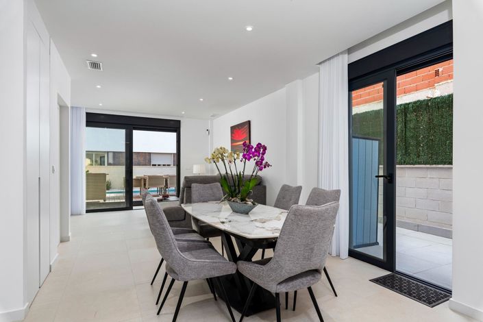 Image No.15-4 Bed Villa for sale