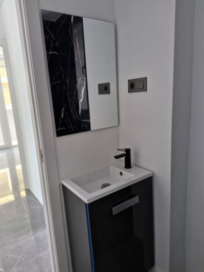 Image No.27-2 Bed Property for sale