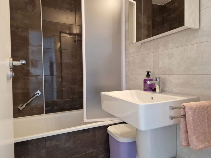 Image No.13-3 Bed Apartment for sale