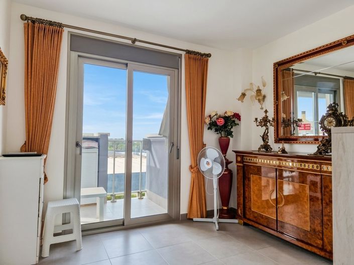 Image No.14-3 Bed Apartment for sale