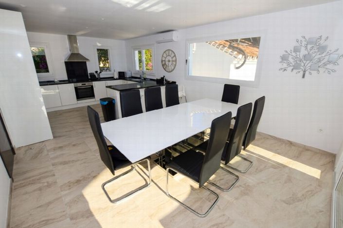 Image No.15-6 Bed Villa for sale