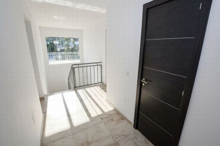 Image No.17-6 Bed Villa for sale
