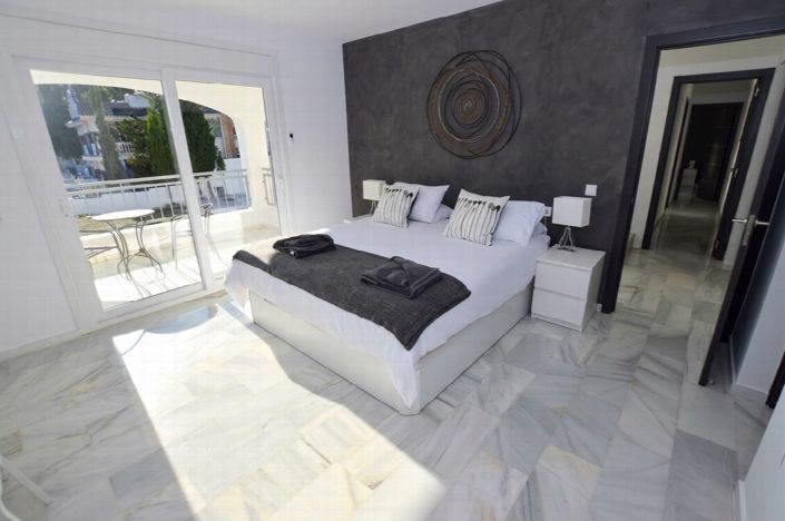 Image No.19-6 Bed Villa for sale