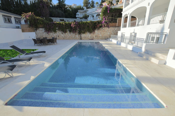 Image No.2-6 Bed House for sale