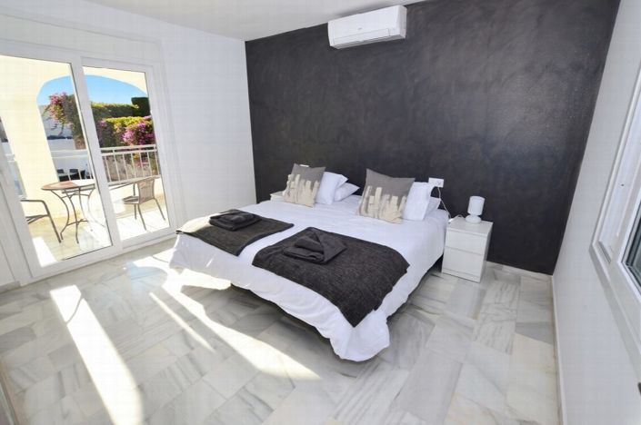 Image No.26-6 Bed Villa for sale