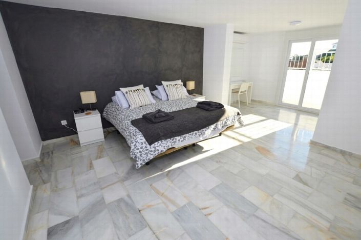 Image No.28-6 Bed Villa for sale