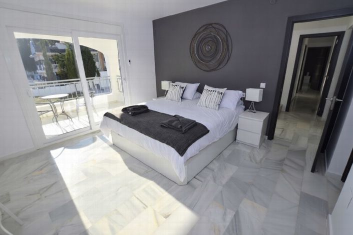 Image No.20-6 Bed Villa for sale