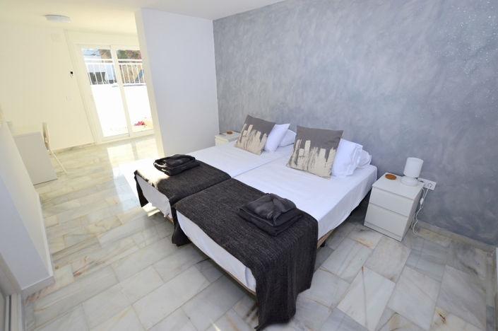 Image No.22-6 Bed House for sale