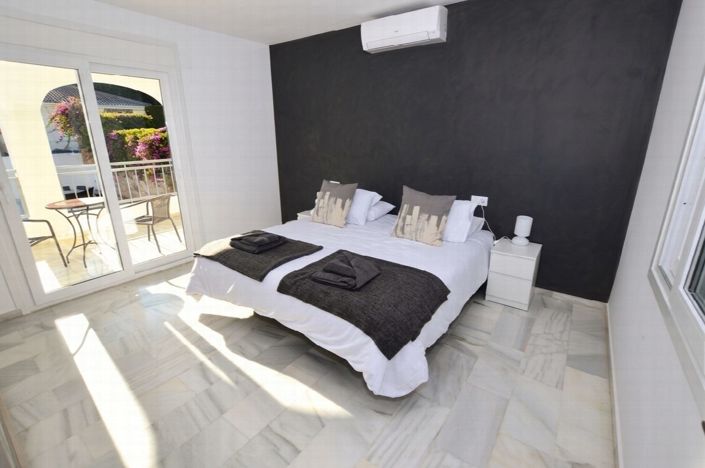 Image No.28-6 Bed Villa for sale