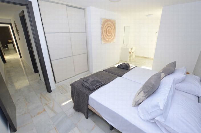 Image No.32-6 Bed Villa for sale