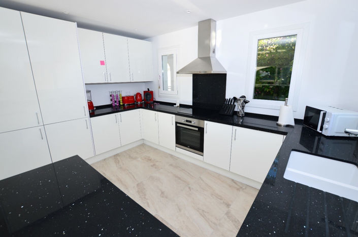 Image No.11-6 Bed House for sale