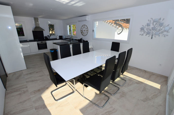 Image No.14-6 Bed House for sale