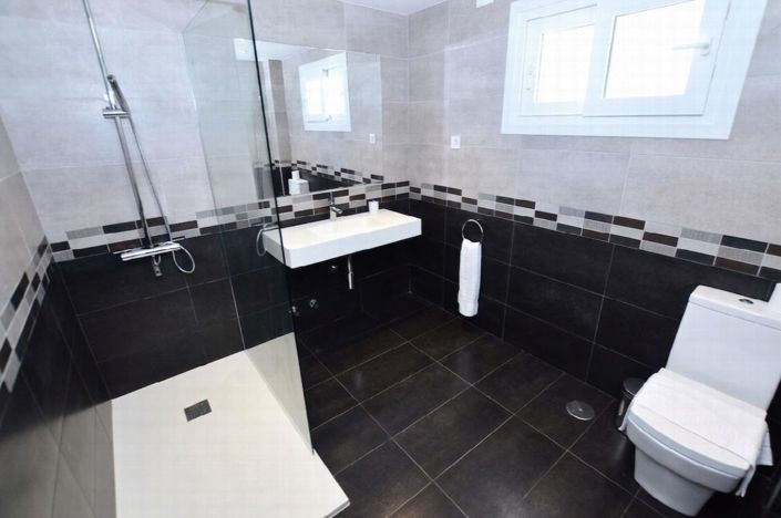 Image No.20-6 Bed Villa for sale