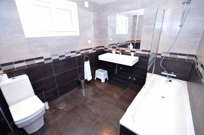 Image No.21-6 Bed House for sale