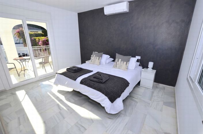 Image No.25-6 Bed Villa for sale