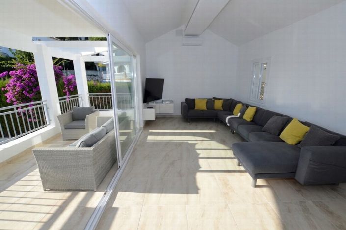 Image No.5-6 Bed Villa for sale