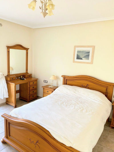 Image No.12-3 Bed House for sale