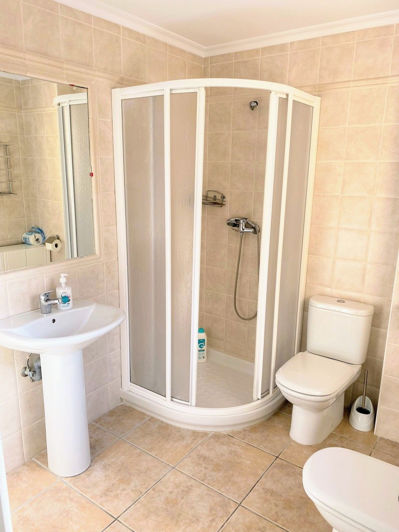 Image No.18-3 Bed House for sale