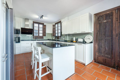 12-53013098fcab6c38b1379cd33298e050