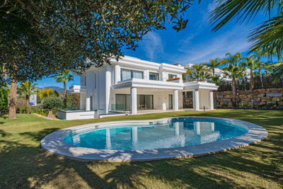 1 - Golden Mile, Villa