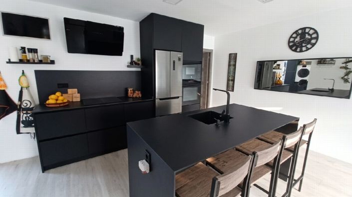 Image No.12-3 Bed Apartment for sale