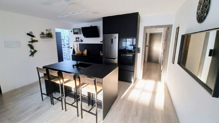 Image No.9-3 Bed Apartment for sale