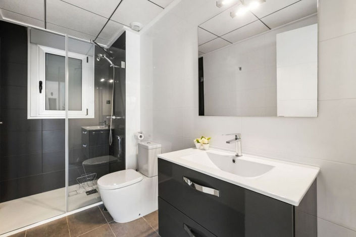 Image No.13-3 Bed House for sale