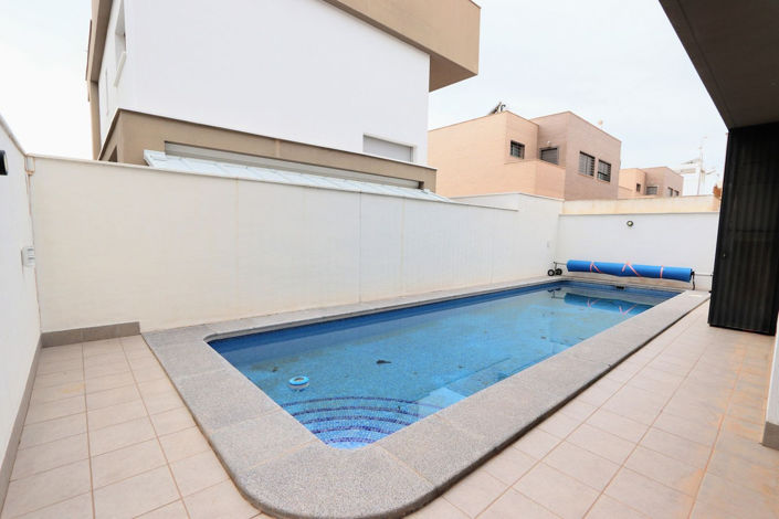 Image No.31-3 Bed House for sale