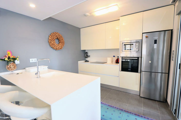 Image No.9-3 Bed House for sale