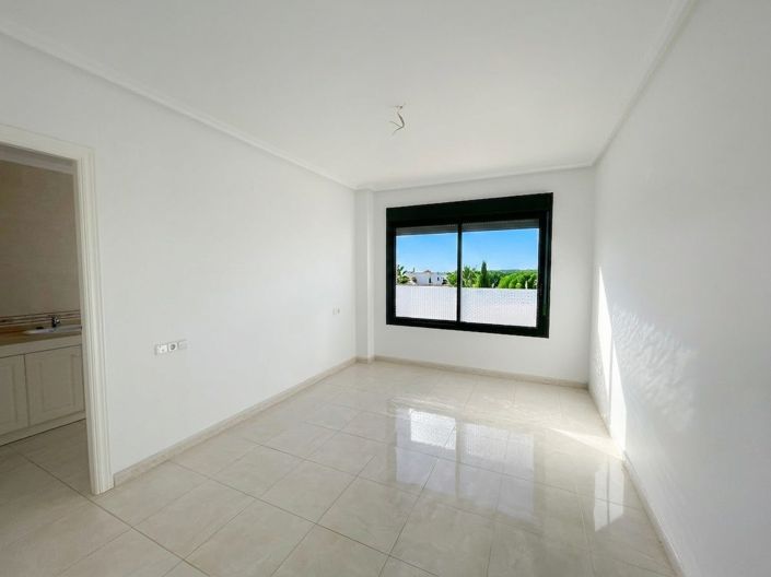Image No.19-2 Bed Apartment for sale