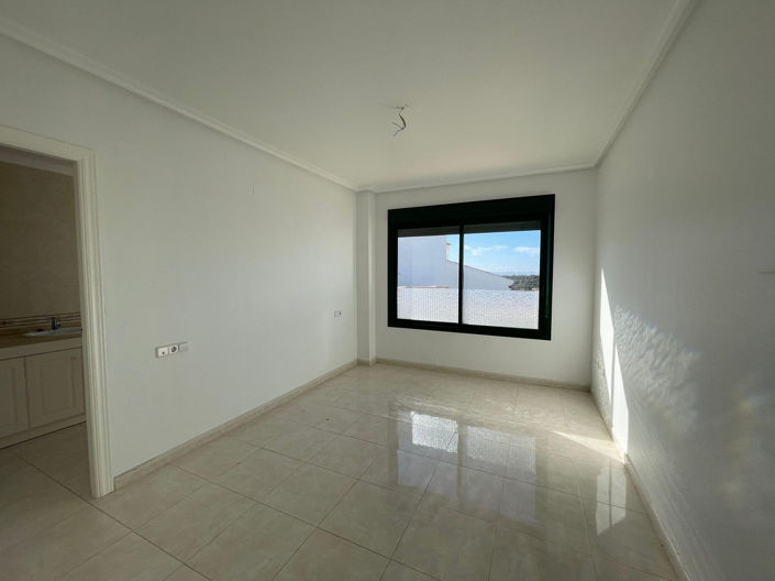 Image No.19-2 Bed Apartment for sale