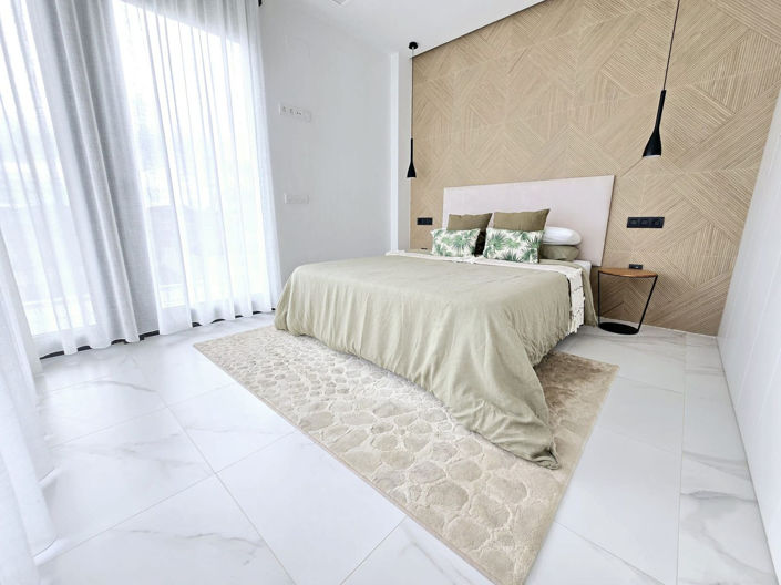 Image No.11-3 Bed House for sale