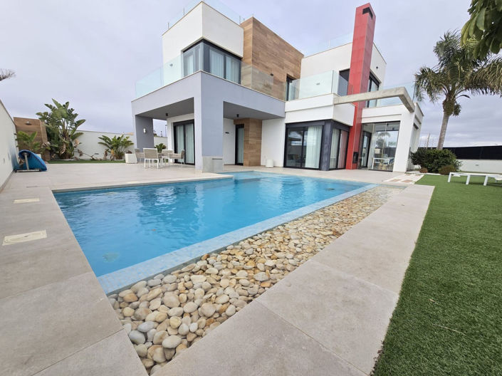 Image No.2-3 Bed House for sale